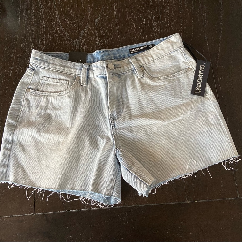 BLANK NYC The Fulton Light Wash Raw Hem Blue Jean High‎ Waist Shorts Size 28 NWT